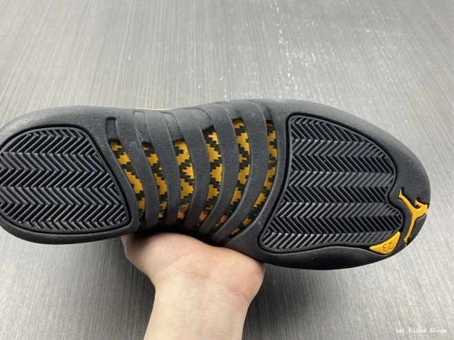 1st Kicks Taxi Black CT8013-071 Jordan Air 12 0727